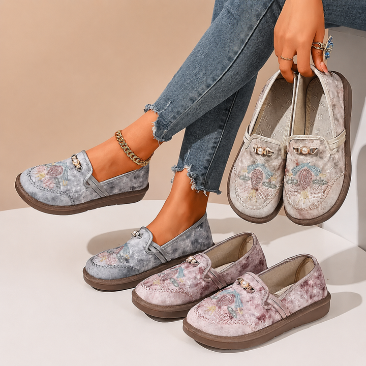 Women's Kyra lightweight everyday sneakers. Sporty, comfortable, and versatile footwear for walking & casual use.