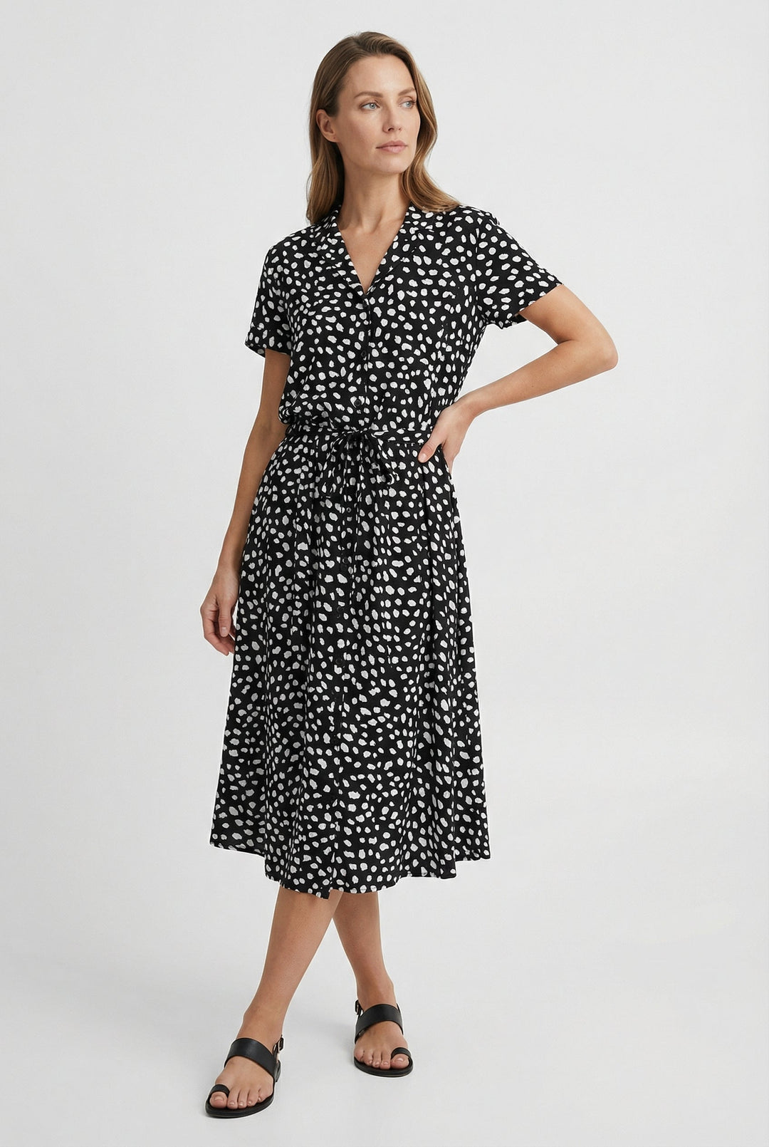 Elegant floral midi dress for women, ideal for casual summer outings
