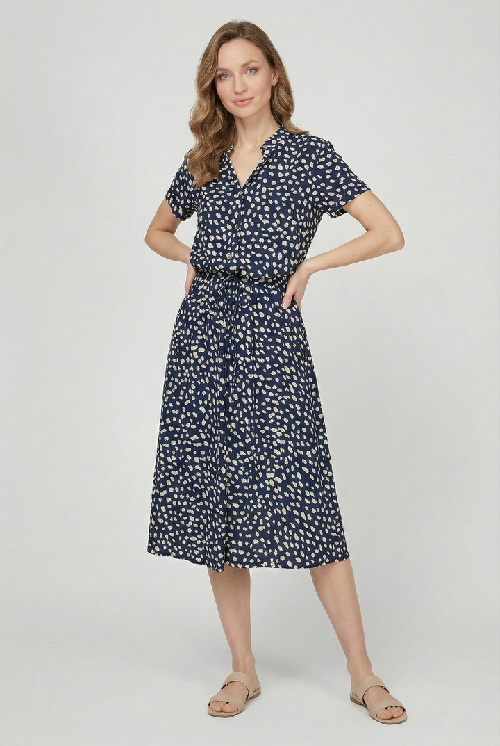 Chic women's floral midi dress, lightweight design for warm weather