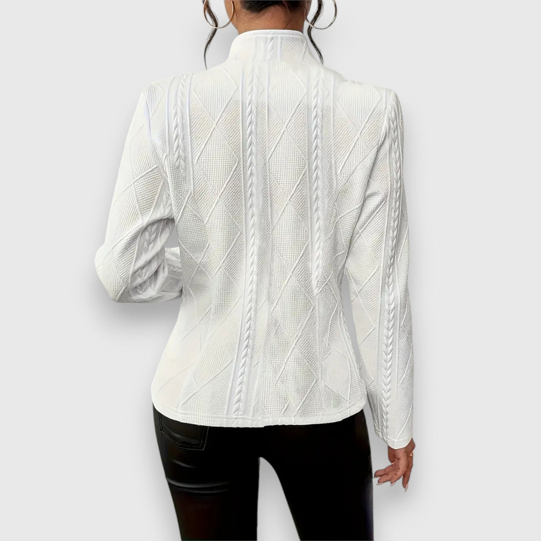 Lightweight spring jacket for women, offering versatile everyday style & comfort.