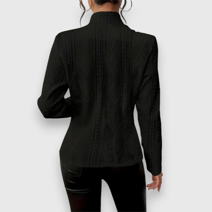 Fashionable women's layering jacket, perfect for versatile everyday chic outerwear.