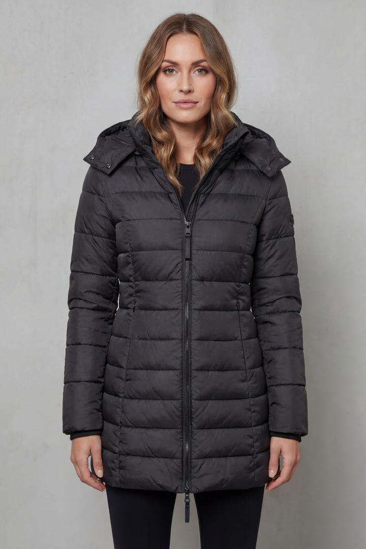 Everyday women's quilted puffer coat, fashionable and lightweight, providing cozy warmth and style.