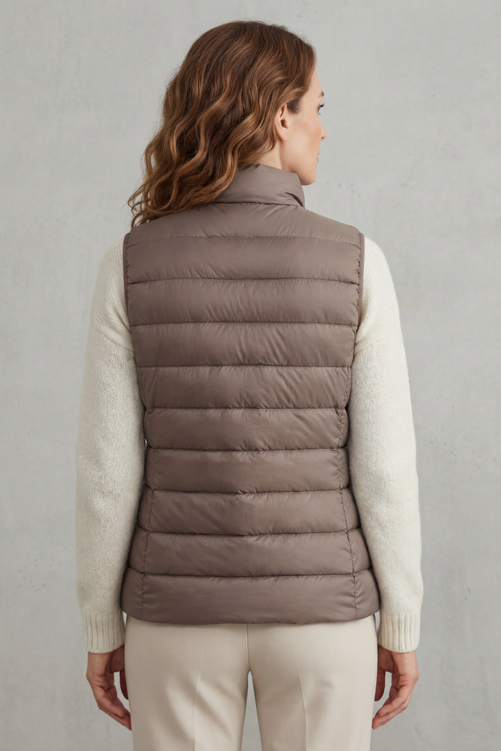 Versatile women's vest, lightweight & quilted for everyday wear.