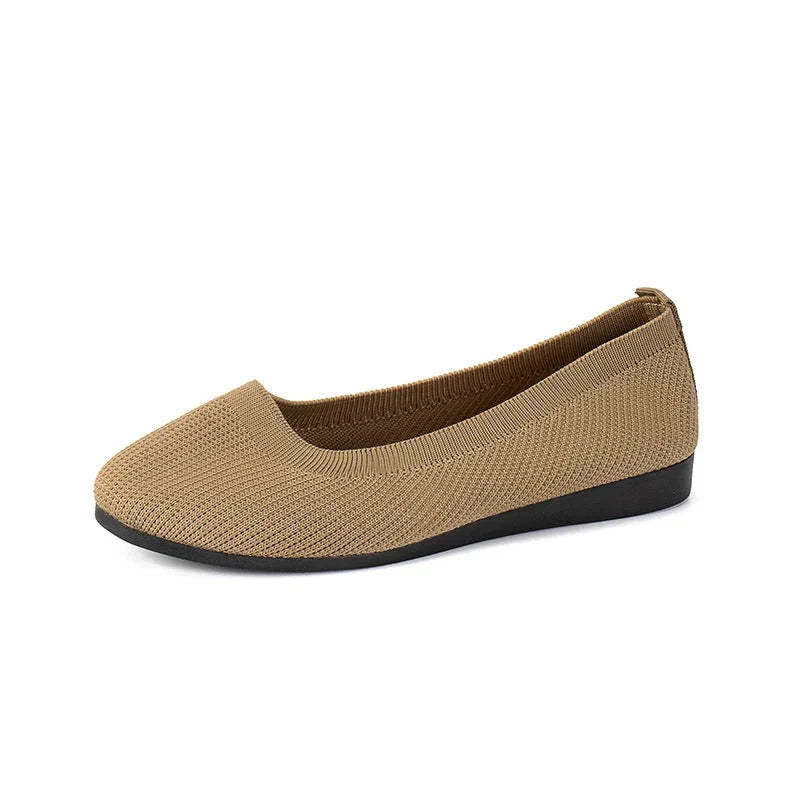 Breathable women's summer flats, offering anti-slip comfort and a chic, casual slip-on design.