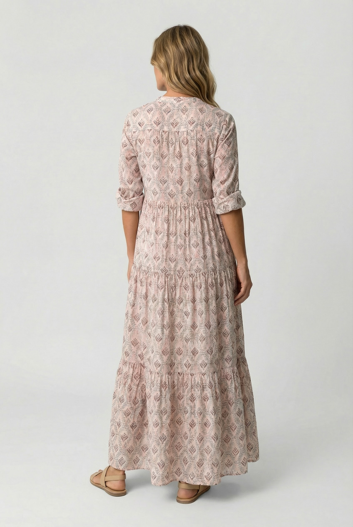 Lightweight V-neck maxi dress featuring a beautiful vintage floral pattern