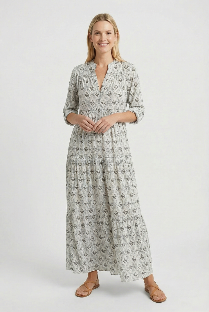 Elegant V-neck vintage print summer dress for women, ideal for day or evening