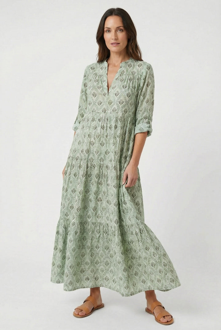 Bohemian chic vintage print maxi dress, a must-have summer fashion item