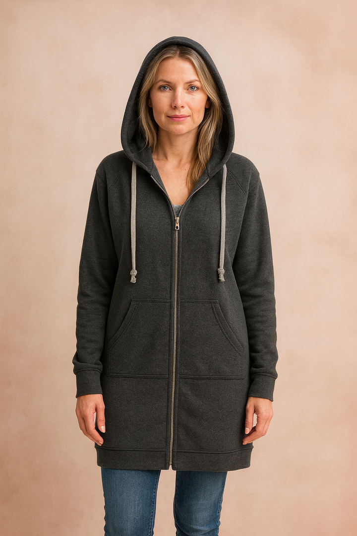 Chic women's fashion: a long, elegant sweater blending comfort and stylish design.