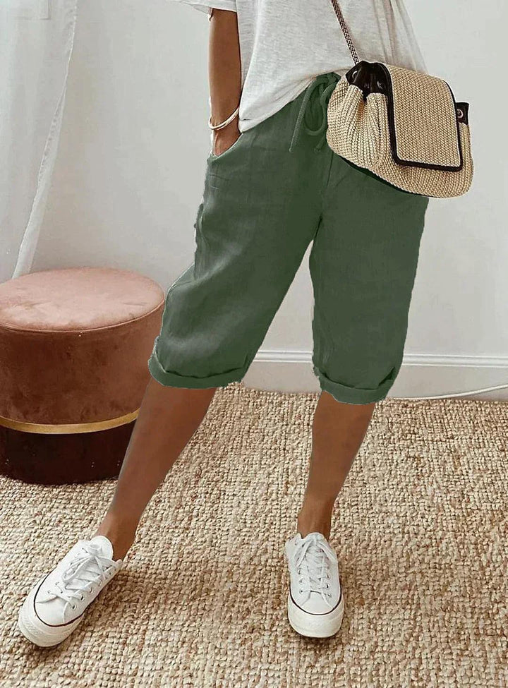 Women's comfortable loose capri pants with an elastic waist, perfect for relaxed summer style.