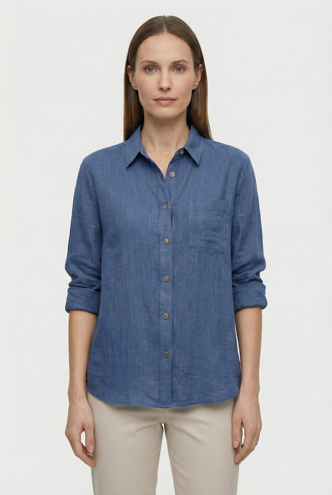 Women's loose fit casual shirt in breathable fabric for everyday comfort