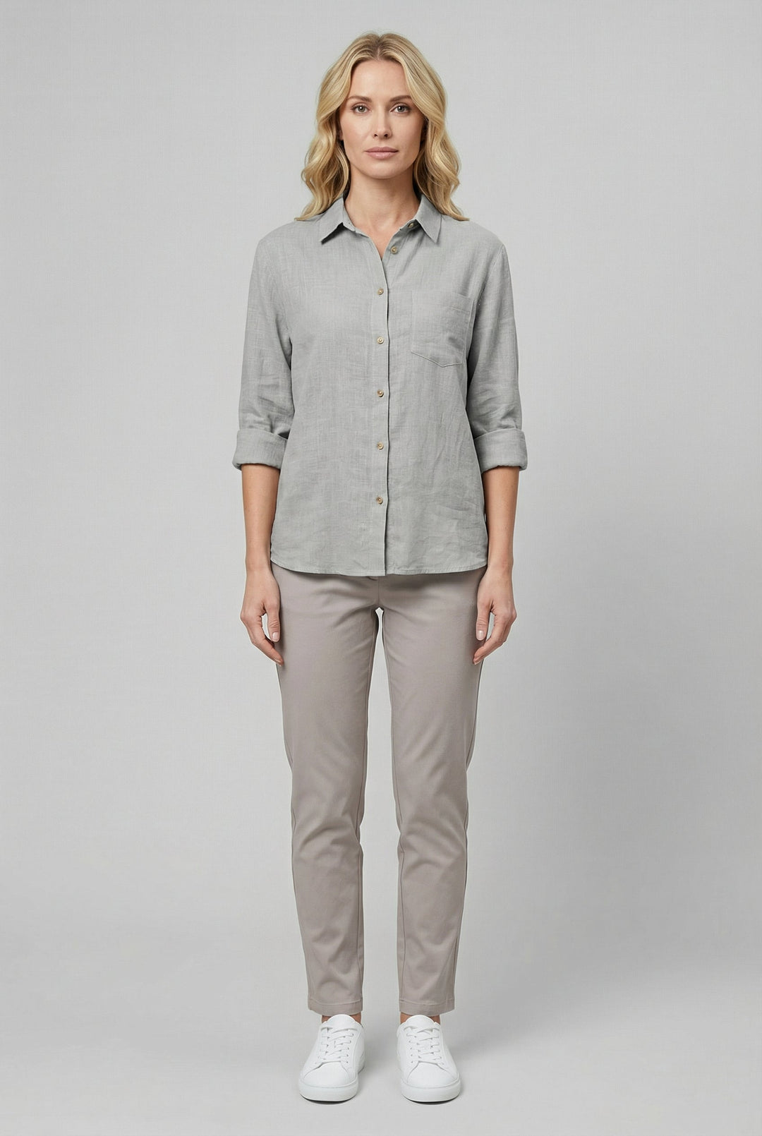 Versatile women's basic tee, a must-have for casual everyday outfits