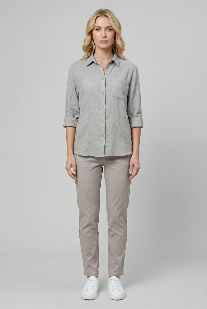 Versatile women's basic tee, a must-have for casual everyday outfits