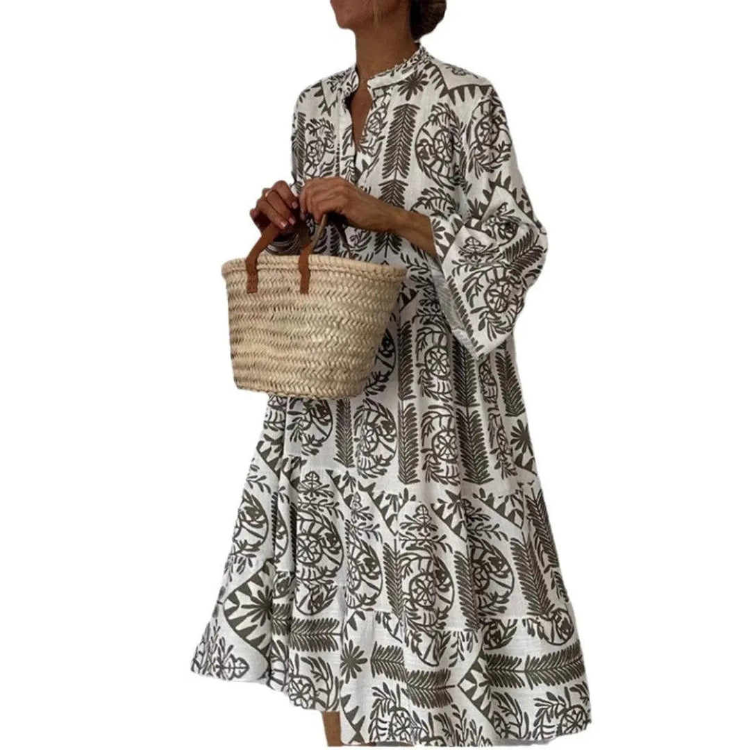 Casual women's floral print tunic dress in loose fit, great for warm weather outings.