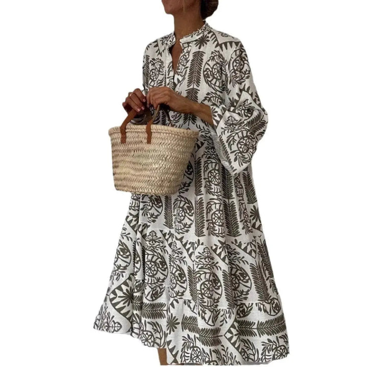 Casual women's floral print tunic dress in loose fit, great for warm weather outings.