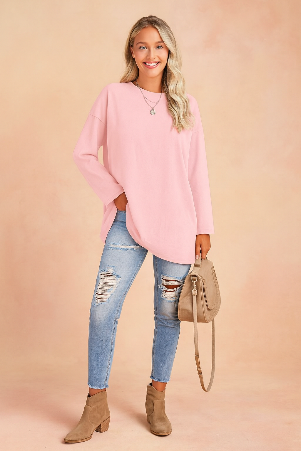 Versatile women's oversized sweater for ultimate comfort, ideal for everyday and weekend.