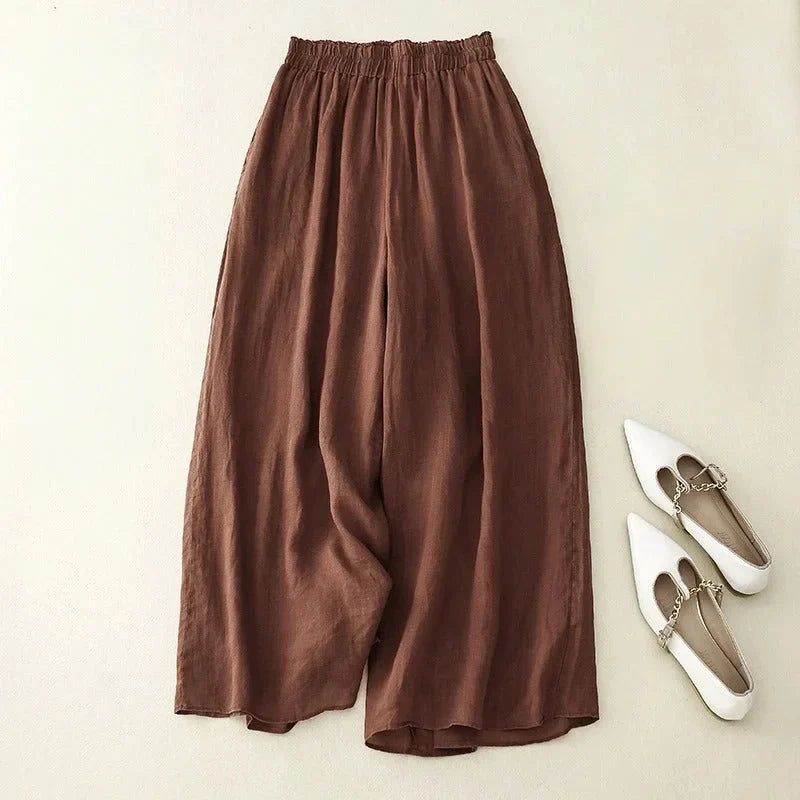 Women's loose wide-leg cropped pants with stylish ruched waistband, perfect for casual summer comfort.