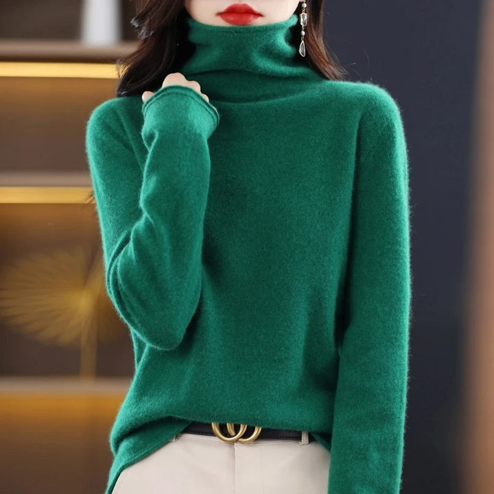 This women's sweater is a winter essential for any wardrobe