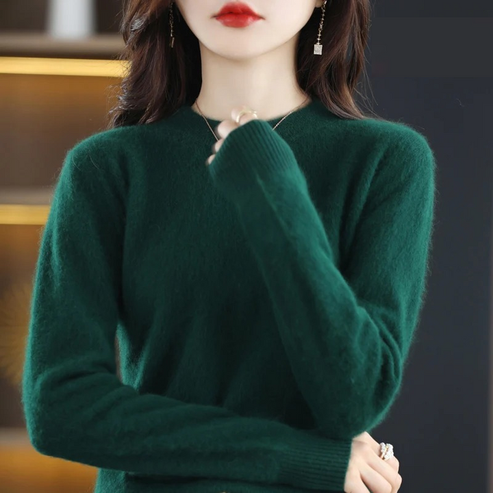 Luxurious feel, comfortable fit: women's round neck pullover
