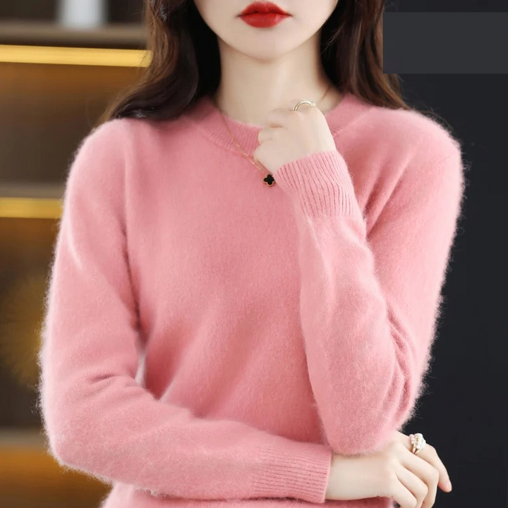 Chic round neck sweater for women, designed for ultimate comfort