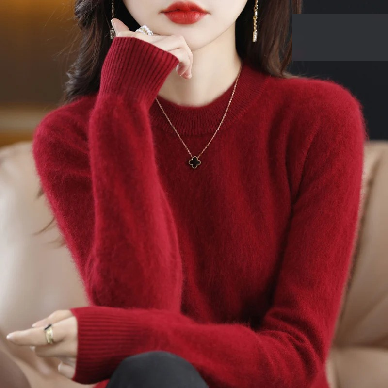 Stay warm and stylish in this women's lightweight pullover