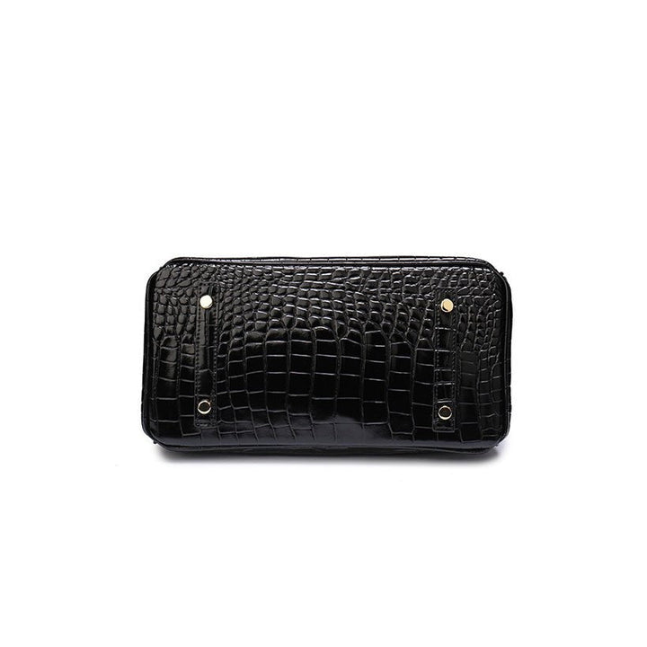 A refined cognac leather handbag for women, luxury quality