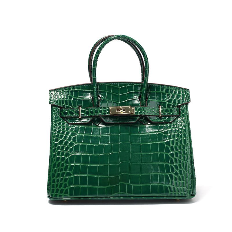 Sophisticated genuine leather purse in a warm cognac hue
