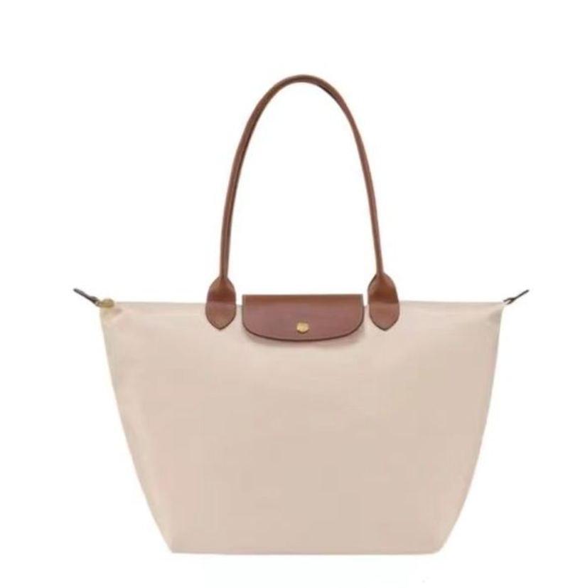 Elegant large leather shoulder bag, the ultimate luxury tote for women on the go.