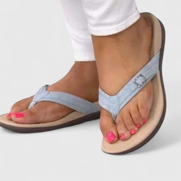 Detailed view of women's Maine orthopedic sandals, highlighting plush arch support for ultimate summer comfort.