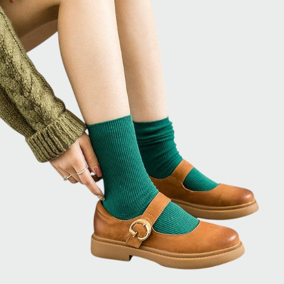 Women's modern Mary Jane shoes for comfort & style, featuring a block heel and adjustable strap.
