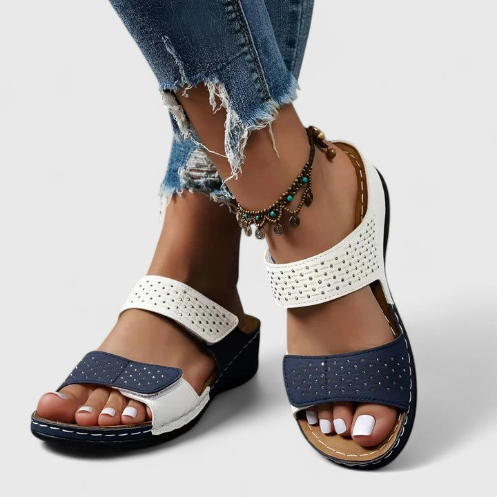 Non-slip, lightweight women's sandals with orthopaedic arch support for summer comfort.