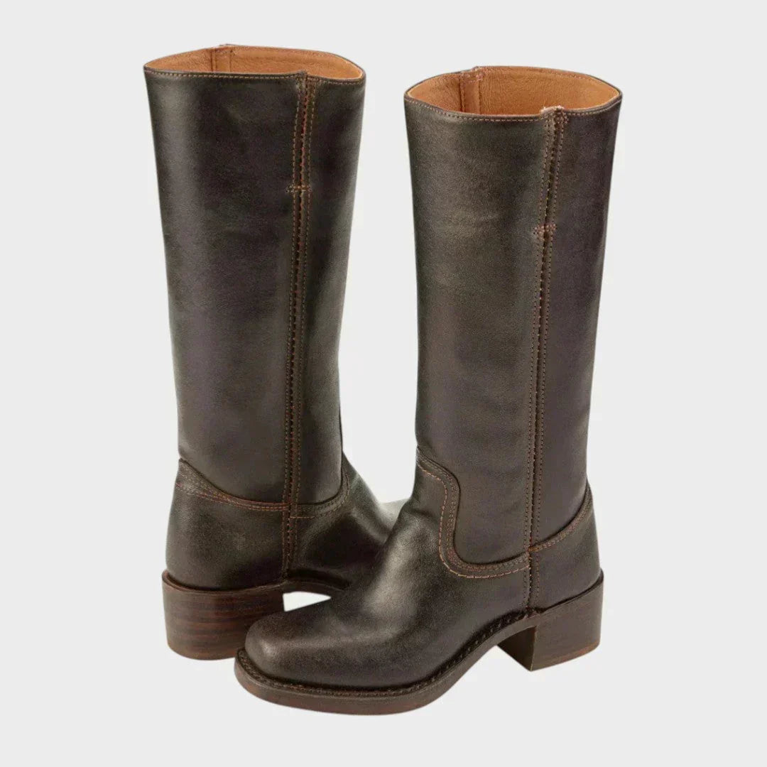 Retro-style women's orthopaedic ankle boots with non-slip sole, blending elegance and practical comfort.