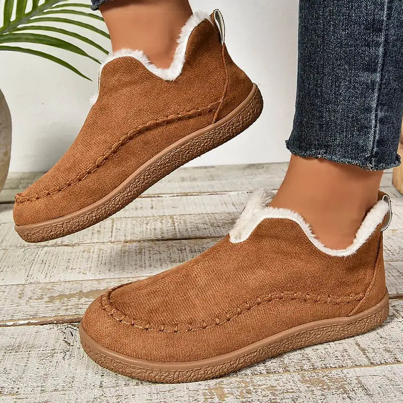 Stylish women's casual ankle boots, orthopaedic support, & non-slip sole. Comfortable walking boots for fall & winter.