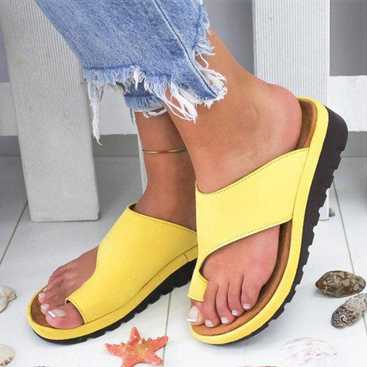 Comfortable and supportive women's sandals, ideal for daily wear and travel.