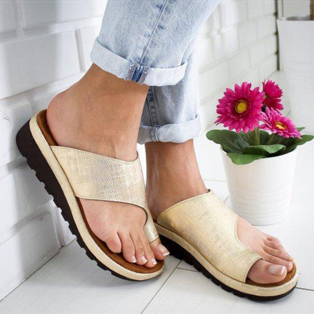Step into comfort with these women's orthopaedic sandals, featuring a built-in supportive sole.
