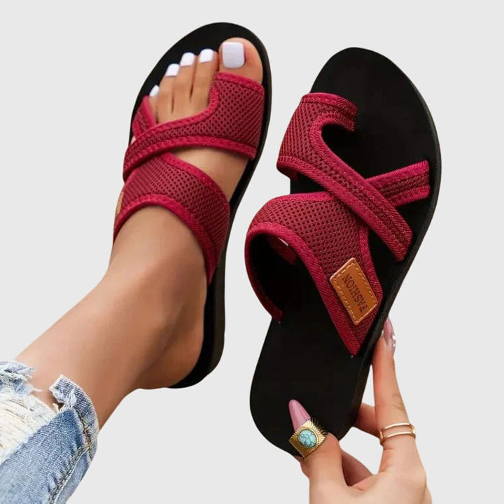 Casual women's summer sandals with orthopaedic design & excellent arch support for daily comfort.