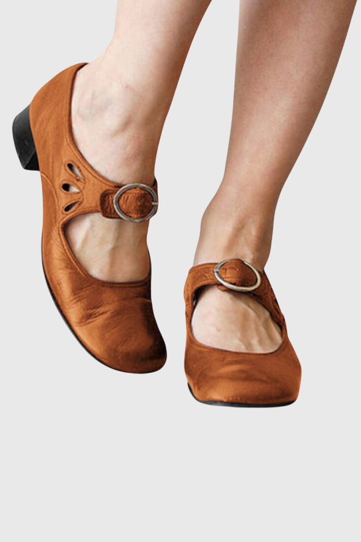 Everyday women's orthopaedic sandals, designed for comfort and arch support, reducing foot pain.