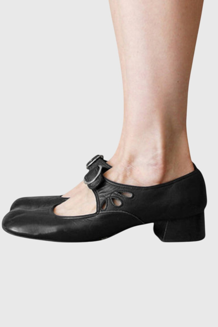 Casual women's orthopaedic sandals with an adjustable strap, perfect for all-day comfort & support.