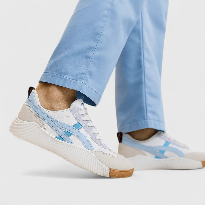 Cushioned women's orthopaedic wide-fit sneakers, ideal for daily wear and foot pain relief.