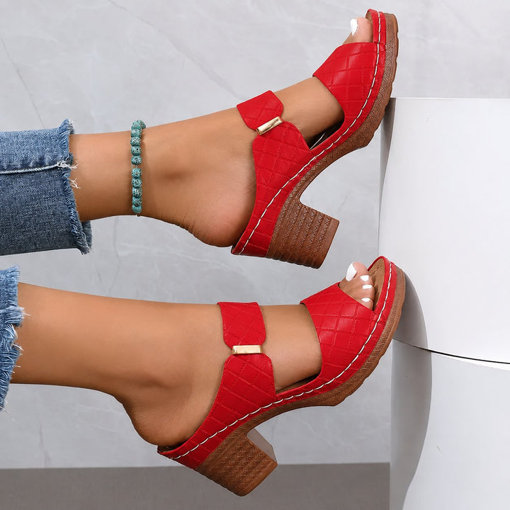 Chic women's cushioned block heel sandals, orthopaedic support for comfortable walking.