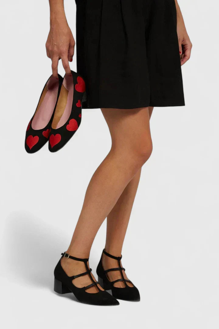 Elegant women's orthopaedic heels, providing advanced cushioning and a fashionable look for any outfit.