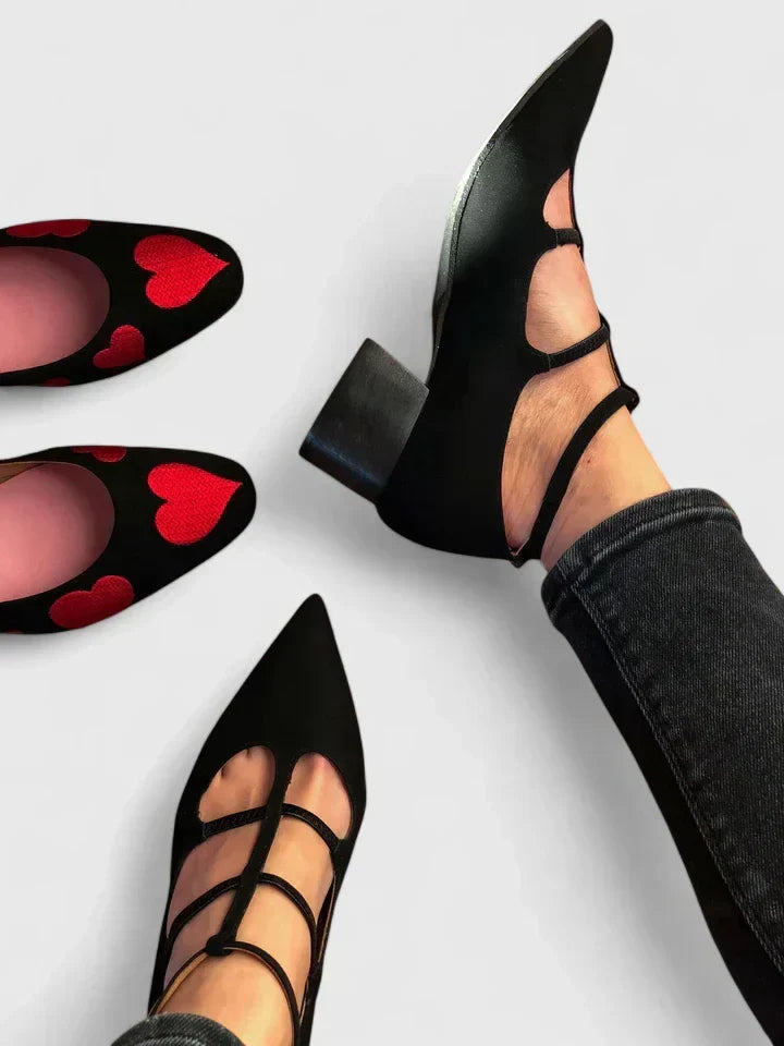 Sustainable women's orthopaedic heels, combining eco-friendly materials with lasting comfort and sophisticated style.