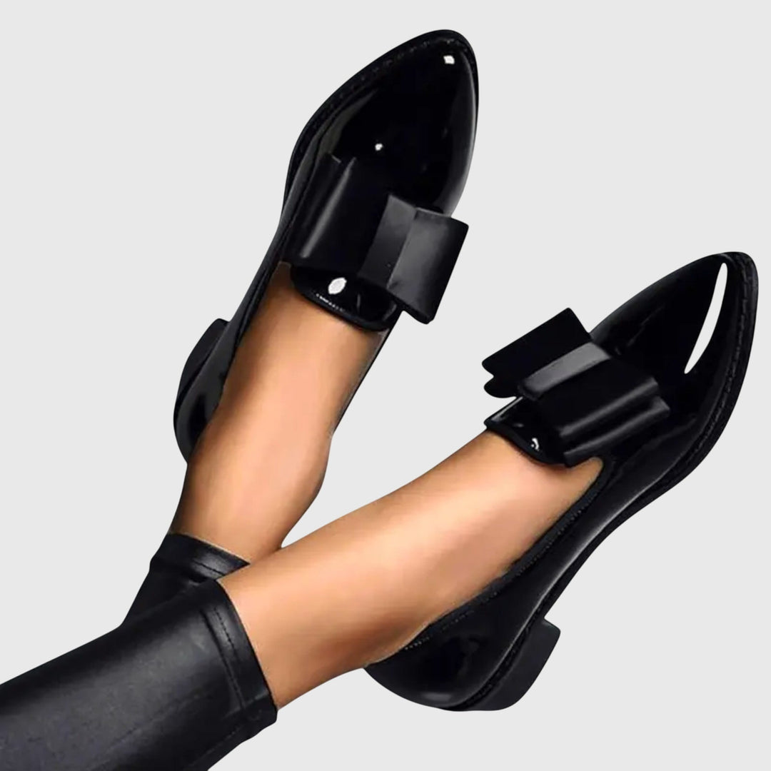 Elegant women's orthopaedic loafers with a rounded toe, perfect for casual outings or dress wear.