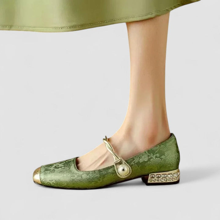 Elegant, comfortable women's orthopaedic Mary Jane shoes with supportive design & vintage flair.