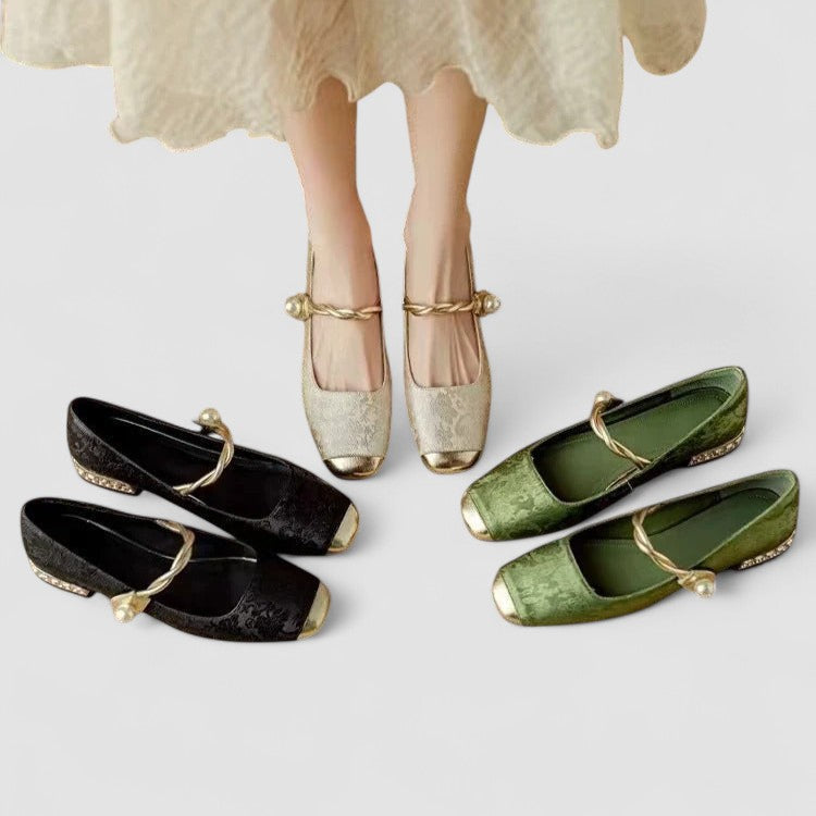 Casual elegant orthopaedic Mary Jane shoes for women, featuring a comfy strap and supportive design.