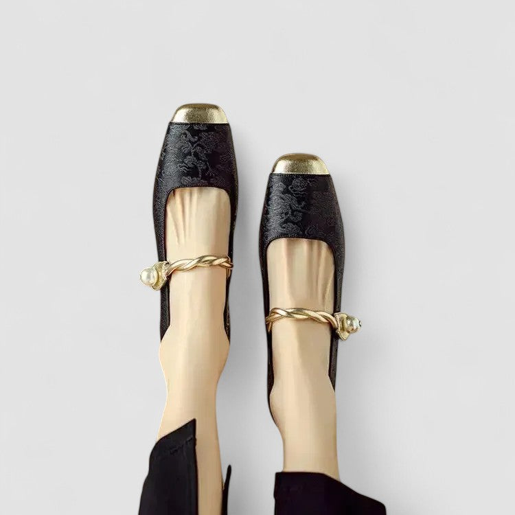 Women's orthopaedic Mary Jane shoes, promoting foot health with classic style & exceptional comfort.