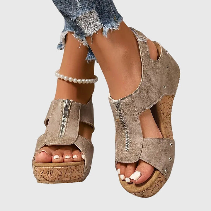Stylish summer women's orthopaedic sandals, casual and comfortable with arch support for pain relief.