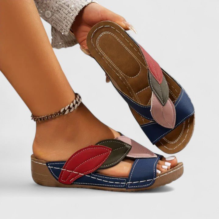 Comfortable women's orthopaedic sandals with arch support. Stylish & slip-resistant for casual wear.