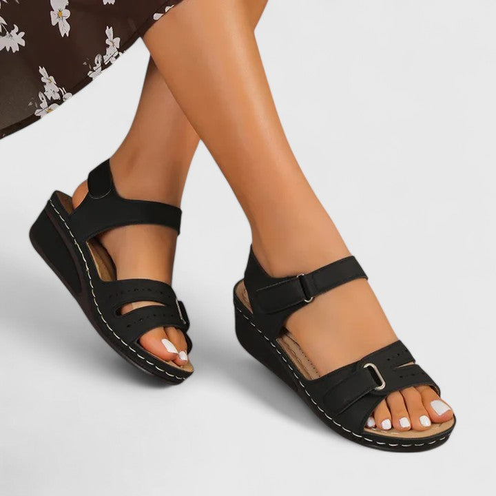 Casual women's summer sandals, cushioned with adjustable straps & arch support. Perfect for foot pain relief.