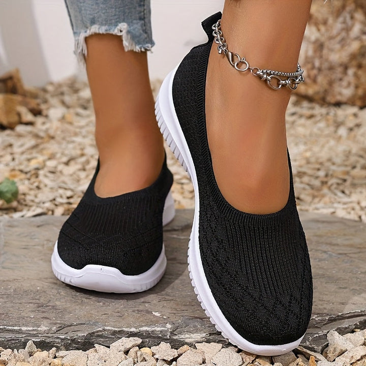 Orthopaedic women's sneakers with arch support, designed for comfortable all-day wear.