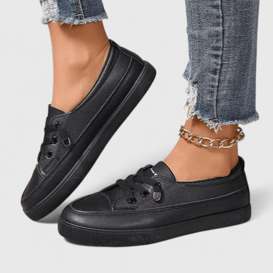 Women's orthopaedic sneakers designed for maximum foot support and comfort during walks.